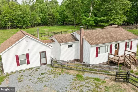 9855 Lomax Rd, Faulkner, MD 20632