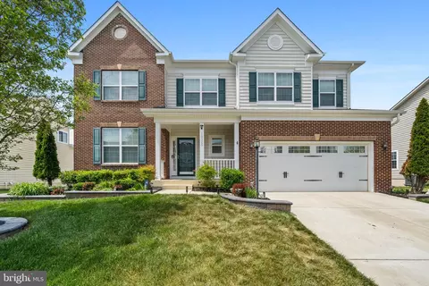 10525 Black Pine Ln, Waldorf, MD 20603