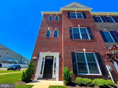 971 Rye Dr, La Plata, MD 20646