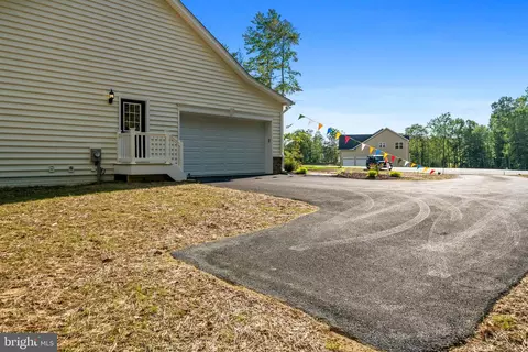 7986 Benjamin Stoddert Ct, La Plata, MD 20646 photo 10