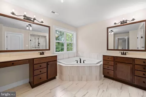 7986 Benjamin Stoddert Ct, La Plata, MD 20646 photo 39