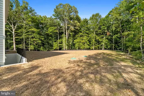 7986 Benjamin Stoddert Ct, La Plata, MD 20646 photo 11