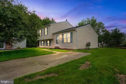 2514 Radnor Ct, Waldorf, MD 20602