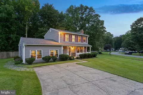 11571 Lantern Ln, Waldorf, MD 20601