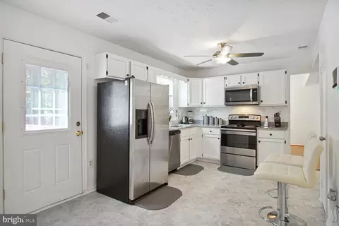 Kitchen - 11571 Lantern Ln, Waldorf, MD 20601 photo 1 of 4