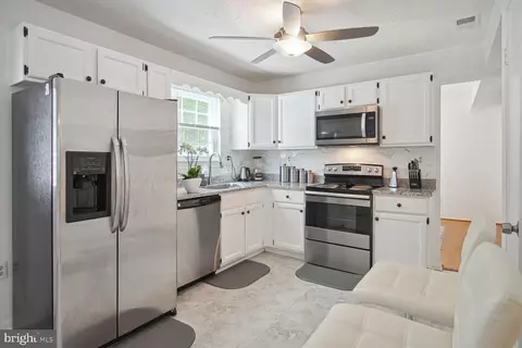Kitchen - 11571 Lantern Ln, Waldorf, MD 20601 photo 2 of 4