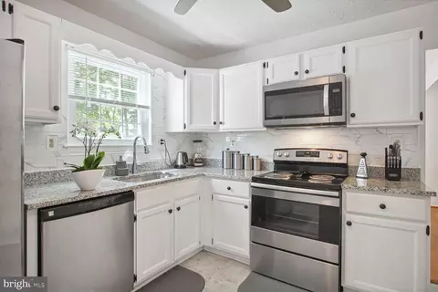 Kitchen - 11571 Lantern Ln, Waldorf, MD 20601 photo 4 of 4