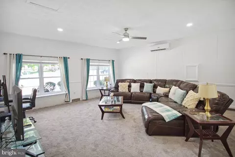 Living - 11571 Lantern Ln, Waldorf, MD 20601 photo 3 of 3
