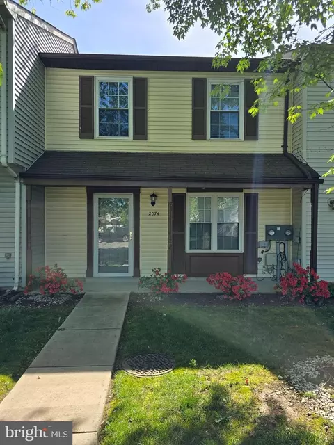 2074 Tanglewood Dr, Waldorf, MD 20601