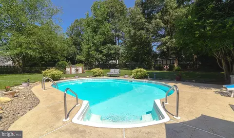 Exterior - 1205 Cornwall Dr, La Plata, MD 20646 photo 5 of 15