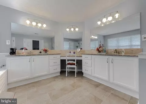Entry Way - 1205 Cornwall Dr, La Plata, MD 20646 photo 11 of 13