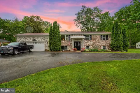 9347 Clifford Dr, White Plains, MD 20695