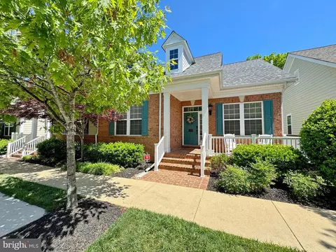 34 Steeplechase Dr, La Plata, MD 20646