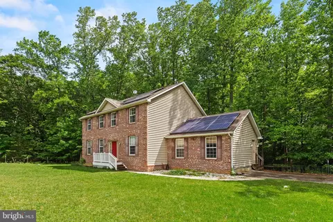 9400 Mathir Dr, La Plata, MD 20646