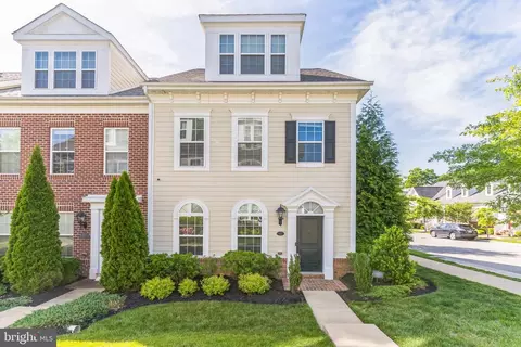 63 Steeplechase Dr, La Plata, MD 20646