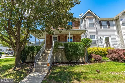 100 Palmetto Ct, La Plata, MD 20646