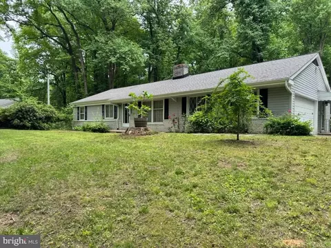 6262 Sleepy Hollow Rd, La Plata, MD 20646