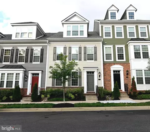 375 Buckeye Cir, La Plata, MD 20646