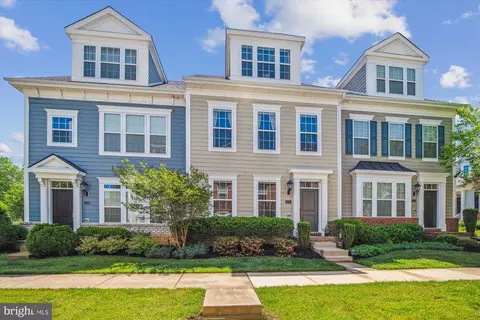 47 Steeplechase Dr, La Plata, MD 20646