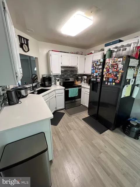 Kitchen - 11203 C Barnswallow Pl, Waldorf, MD 20603 photo 1 of 2