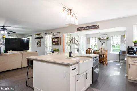Kitchen - 7680 Logging Ln, Indian Head, MD 20640 photo 3 of 4
