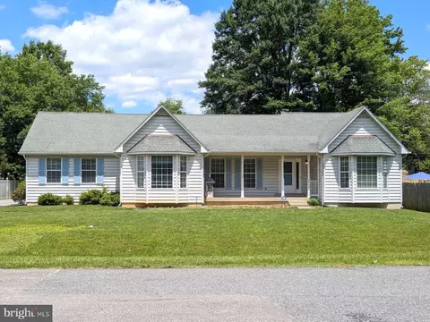 2724 Burning Oak Dr, Waldorf, MD 20601