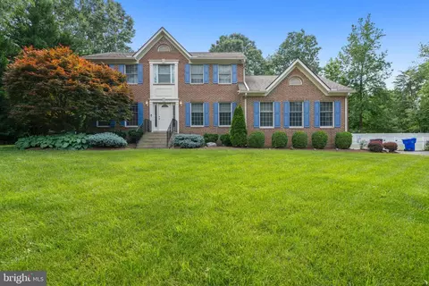 6347 Grant Chapman Dr, La Plata, MD 20646