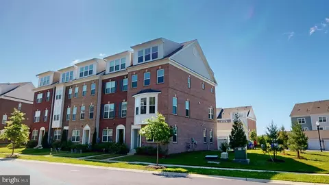 5572 Wordsworth Pl, White Plains, MD 20695