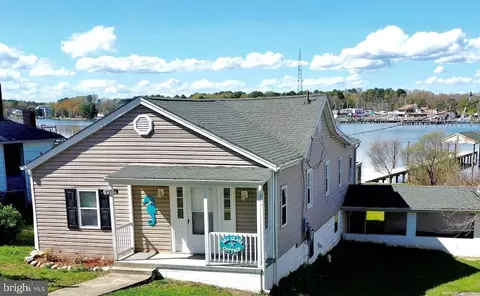 12132 Neale Sound Dr, Cobb Island, MD 20625