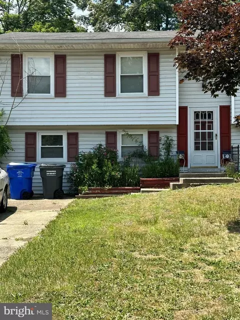 537 University Dr, Waldorf, MD 20602