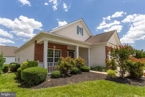 11206 Commanders Ln, White Plains, MD 20695 photo 1