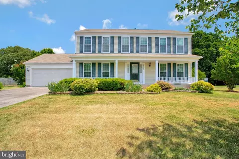 2312 Kanegis Dr, Waldorf, MD 20603