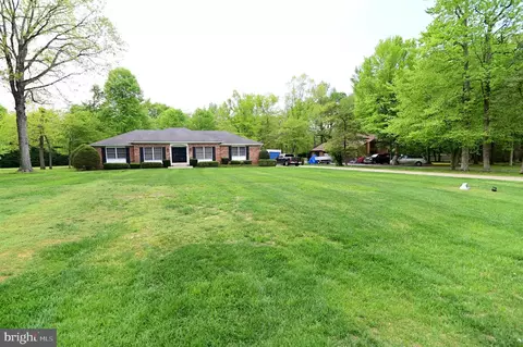 6650 Horseshoe Dr, La Plata, MD 20646
