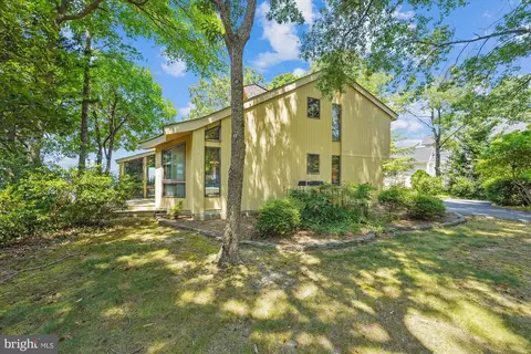 11440 Mohawk Ct, Swan Point, MD 20645