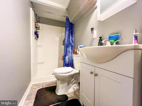 Bath - 2000 All Hallows Ct, Waldorf, MD 20602 photo 6 of 11