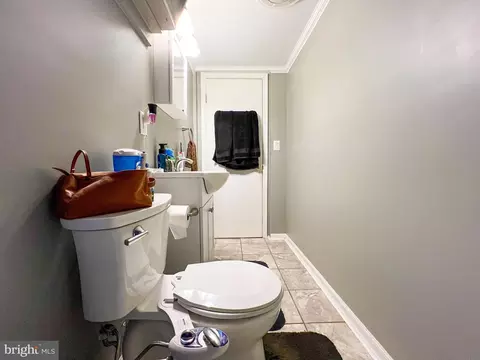Bath - 2000 All Hallows Ct, Waldorf, MD 20602 photo 2 of 11