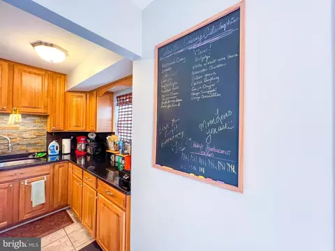 Entry Way - 2000 All Hallows Ct, Waldorf, MD 20602 photo 2 of 5