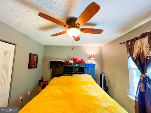 Bedroom - 2000 All Hallows Ct, Waldorf, MD 20602 photo 7 of 11