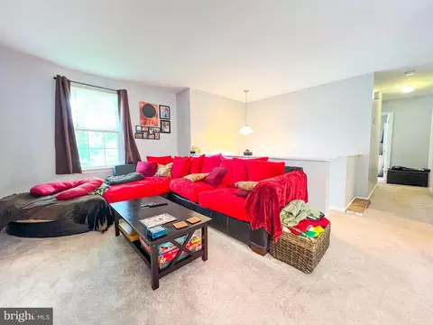 Living - 2000 All Hallows Ct, Waldorf, MD 20602 photo 3 of 3