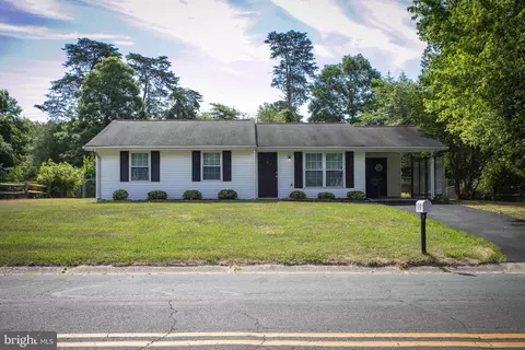 616 University Dr, Waldorf, MD 20602