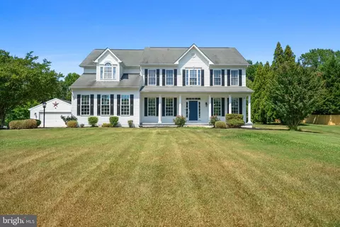 6915 Olive Damsel Ct, Hughesville, MD 20637