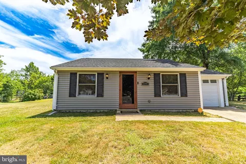 2091 Edinburgh Ct, Waldorf, MD 20602