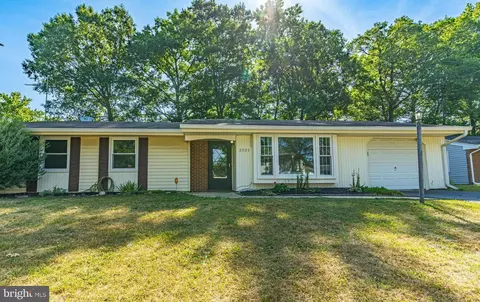 2521 Lisa Dr, Waldorf, MD 20601