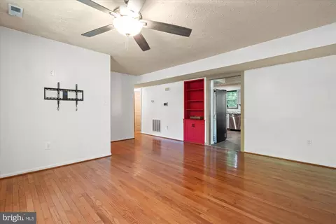 3869 Pine Cone Cir, Waldorf, MD 20602 photo 3