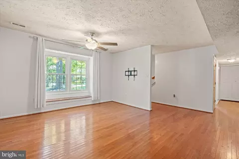 3869 Pine Cone Cir, Waldorf, MD 20602 photo 5