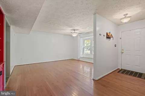 3869 Pine Cone Cir, Waldorf, MD 20602 photo 4