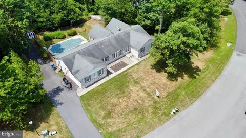 1398 Redwood Cir, La Plata, MD 20646