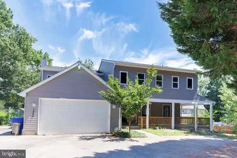 1320 Greenmont Dr, Waldorf, MD 20601