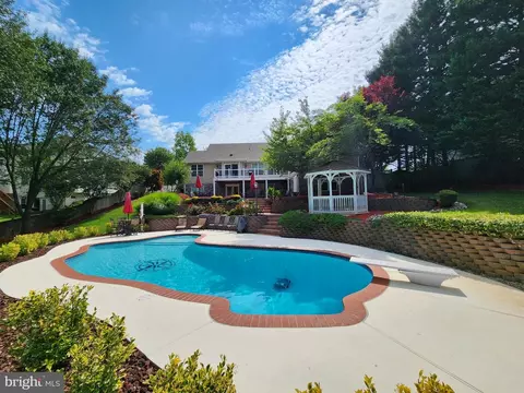 1033 Norfolk Dr, La Plata, MD 20646