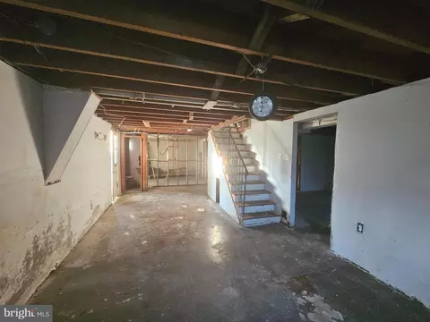 Entry Way - 7255 Benedict Ave, Benedict, MD 20612 photo 2 of 2
